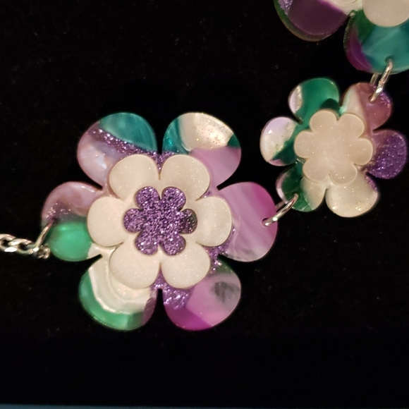 One Of A Kind Purple & Teal Retro Floral Necklace. Acrylic. New In Box. - Picture 2 of 5